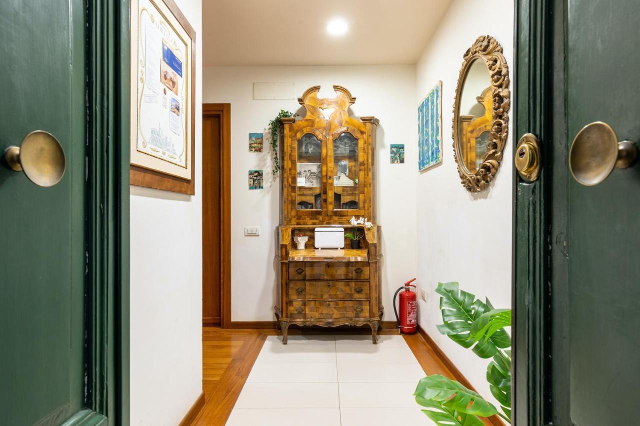 Rome As You Feel - Cozy Apartments In San Giovanni Exterior photo